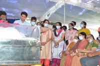 Mahesh Babu Pays Last Respcets to Sirivennela Sitaramasastri